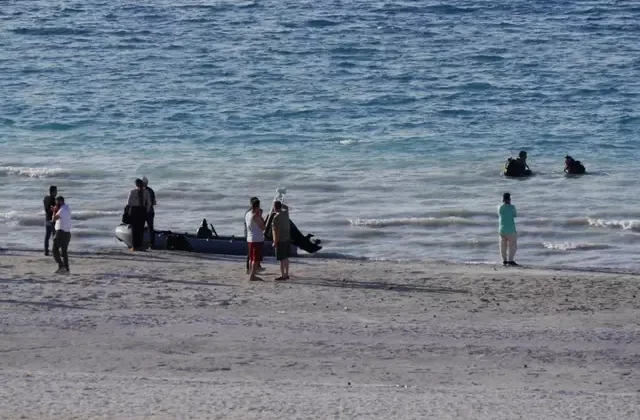 Salda Gölü’ne giren baba ve oğul boğuldu