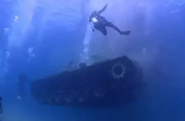 Saros Körfezi’nde su altı tarih müzesi için tank batırıldı