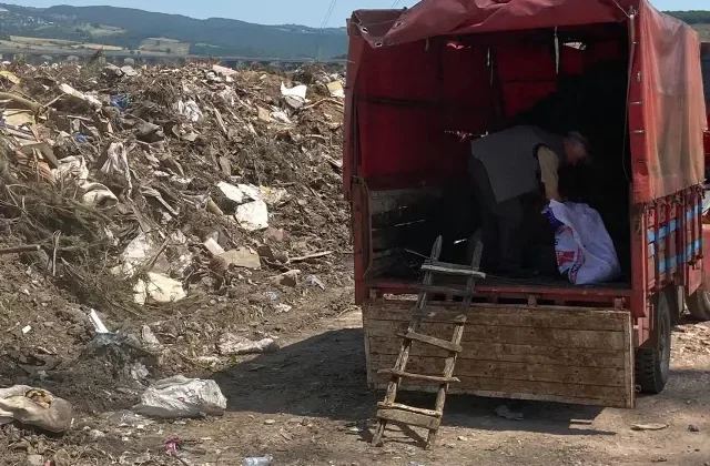 Skandal uygulama! Belediye kurbanlık satışı için çöplüğü layık gördü