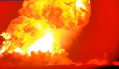 SpaceX roketi Starship, test sırasında alev topuna dönerek patladı