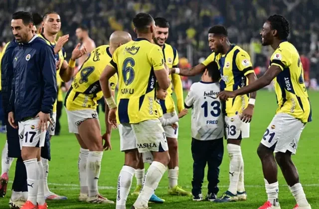 Süper Lig’de yılın transfer bombası! Fenerbahçe’nin yıldızı ezeli rakibe imzayı atıyor