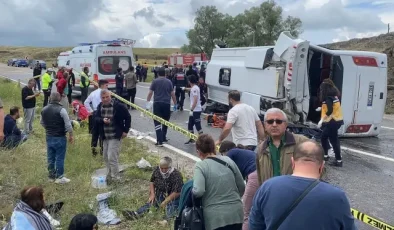 Taziye dönüşü midibüs şarampole devrildi: 2 ölü, 27 yaralı