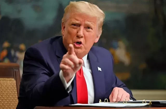 Trump 12 ülke vatandaşlarının ABD’ye girişini yasakladı