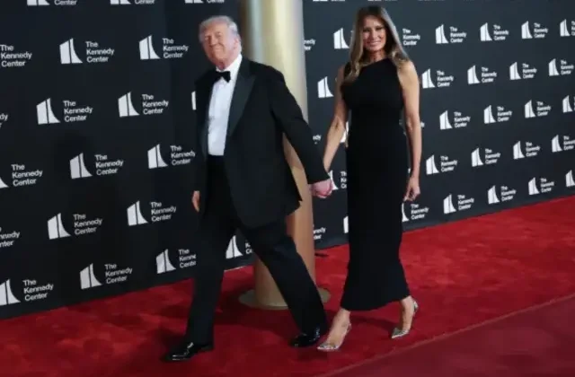 Trump’a tiyatroda soğuk duş: Oyuncular sahneye çıkmayı reddetti