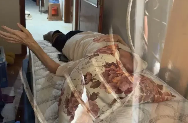 Yatakta inleyen babaya şok sözler: B.kunda boğul, seni burada ölüme terk ediyorum artık