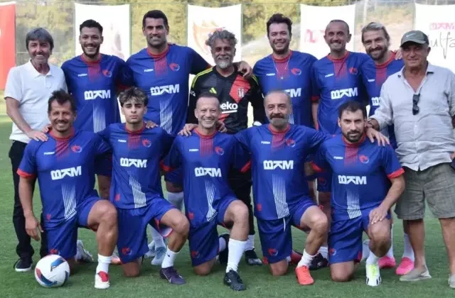 Futbol maçı esnasında Kıvanç Tatlıtuğ ve Fatih Terim arasındaki diyalog güldürdü