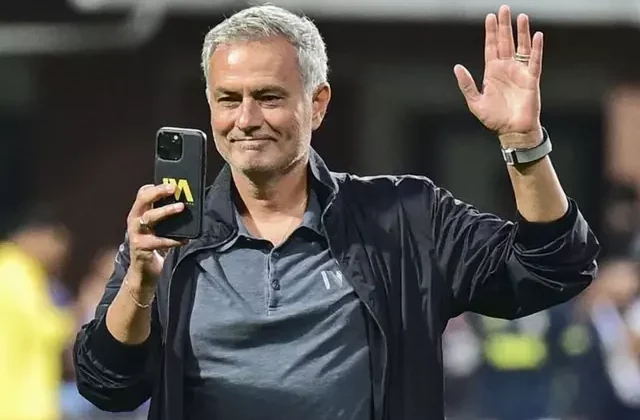 Yok artık Mourinho! Real Madrid’in yıldızını tek telefonuyla ikna etti