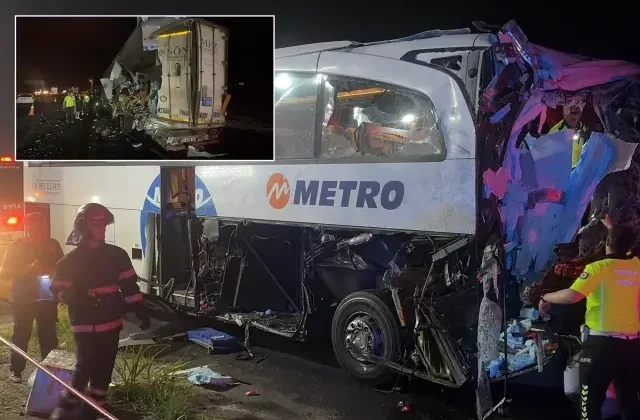 Yolcu otobüsü TIR’a arkadan çarptı
