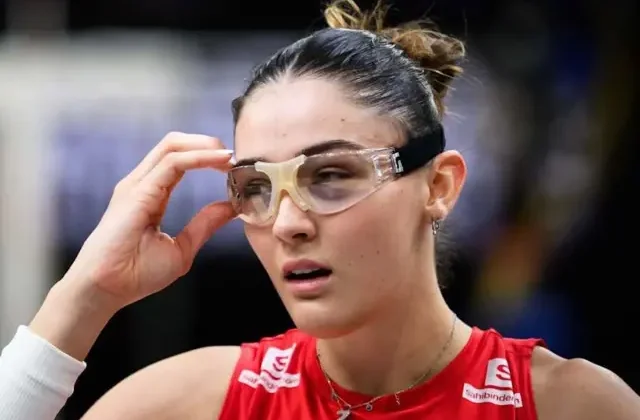 Zehra Güneş’in maç esnasında gözlük takmasının sebebi belli oldu