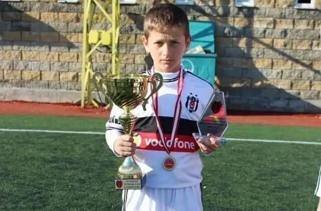 10 yaşında geldiği Beşiktaş’a veda ediyor
