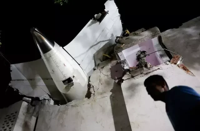 270 kişinin can verdiği uçak kazasının nedeni pilotların ses kayıtlarında: Neden kapattın?