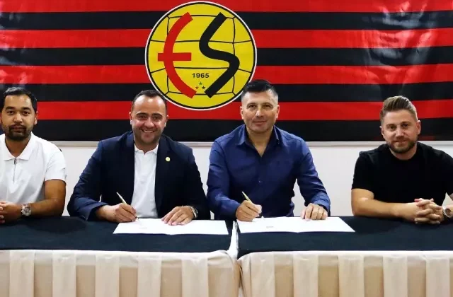 3. Lig’de kriz! İki takımla birden anlaştı, birine imza attı
