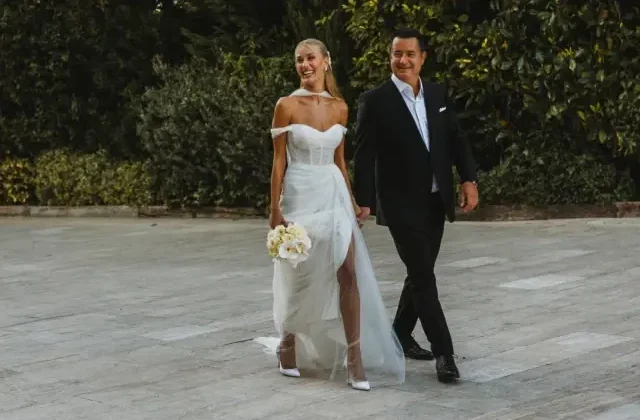 Acun Ilıcalı eşinin yeni yaşını duygusal sözlerle kutladı