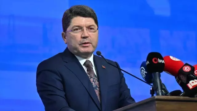 Adalet Bakanı Tunç’tan Leman Dergisi’nin karikatürüne tepki: Provokasyonlar tehlikelidir