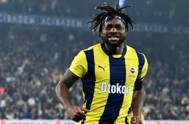 Allan Saint-Maximin’den Fenerbahçe taraftarını kızdıran paylaşım