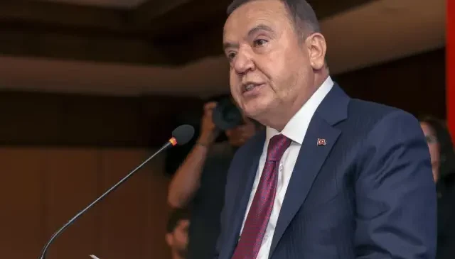 Antalya Büyükşehir Belediye Başkanı Muhittin Böcek tutuklandı