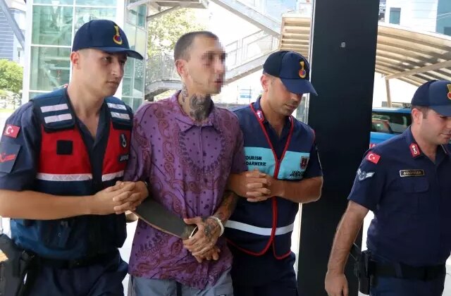 Alanya’da bıçaklı kavgada Rus kadın hayatını kaybetti