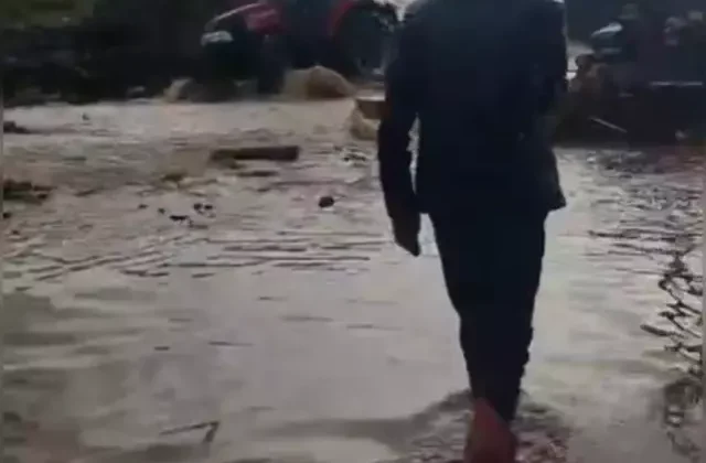Şiddetli sağanak yağış Kars ve Ardahan’da sele neden oldu