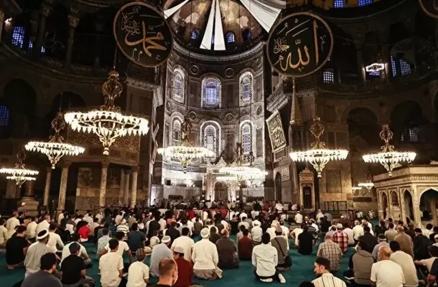 Ayasofya-i Kebir Camii 40 milyon ziyaretçiyle rekor kırdı