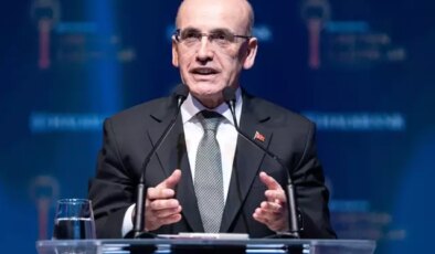 Bakan Şimşek, fiyatları düşürmek için bu formülü uygulayacak! Canlı yayında açıkladı