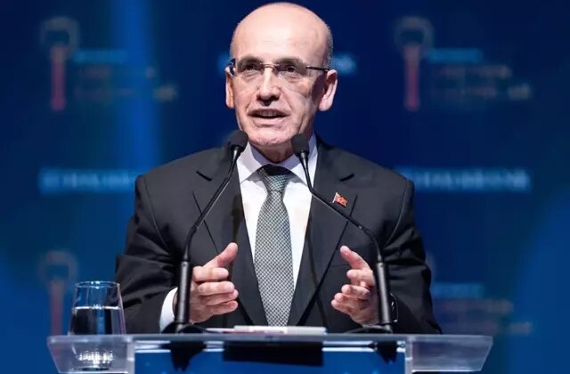 Bakan Şimşek, fiyatları düşürmek için bu formülü uygulayacak! Canlı yayında açıkladı