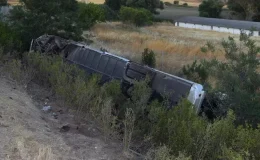Balıkesir’de yolcu otobüsü şarampole devrildi: 27 yaralı