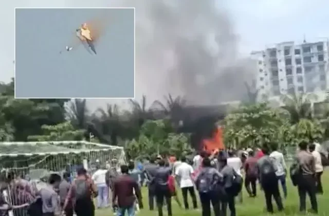 Bangladeş’te savaş uçağı üniversite kampüsüne düştü