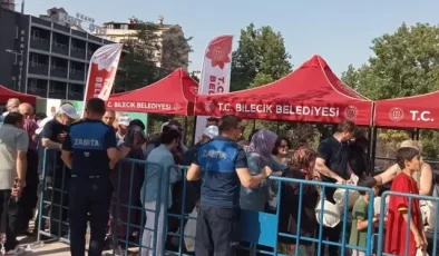 Fiyatlara kızıp bedava dağıttılar, duyan sıraya koştu