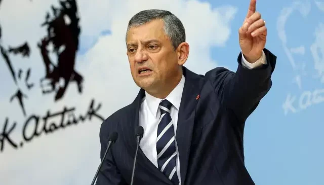 3 başkanın daha gözaltına alınmasının ardından Özel’den zehir zemberek sözler
