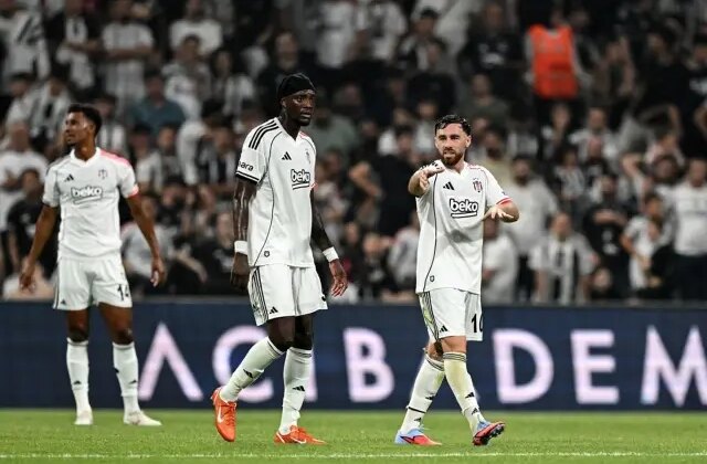 Beşiktaş’a yeni yıldızından kötü haber! Sakatlanarak oyundan çıktı