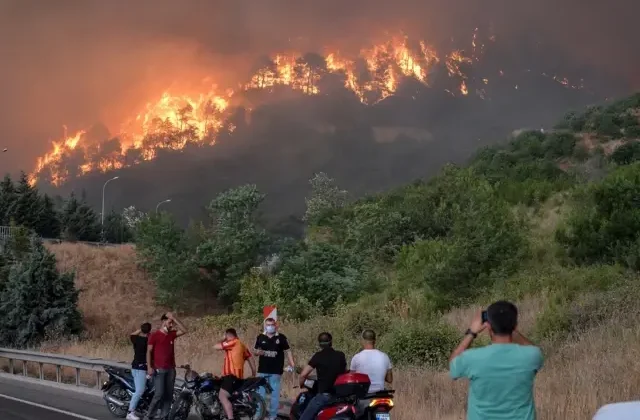 Bilecik’te alevler hızla ilerliyor! 7 köy tahliye edildi