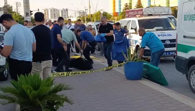 Boşanmasından sorumlu tuttuğu kadını yaralayıp intihar etti