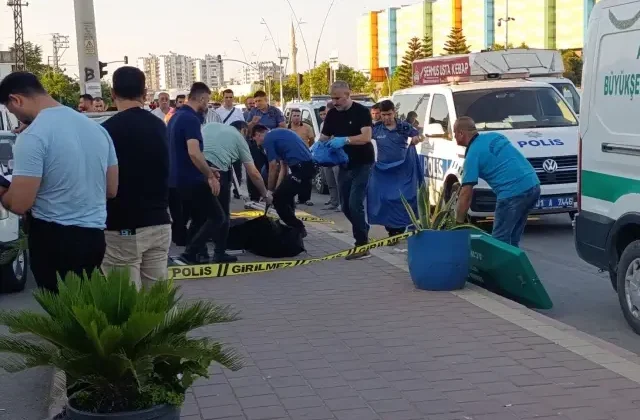 Boşanmasından sorumlu tuttuğu kadını yaralayıp intihar etti