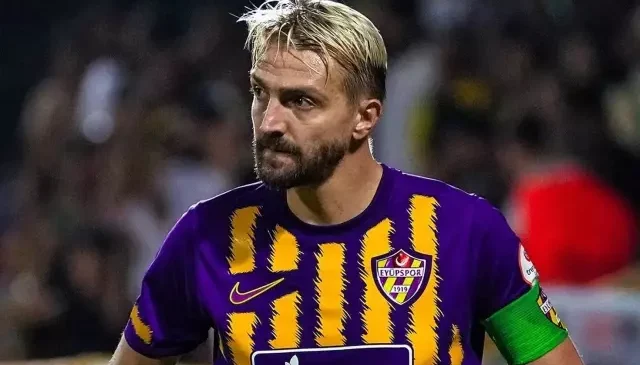 Caner Erkin yeni takımına imzayı attı