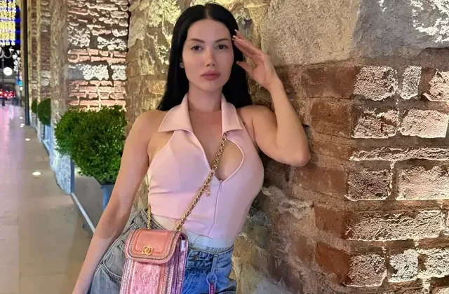 Cansel Ayanoğlu Alaçatı’da locaya verilen fiyatı duyunca isyan etti