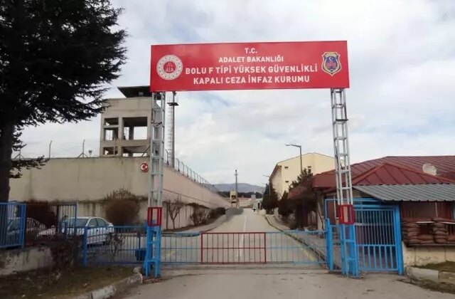 Cezaevinde koğuş arkadaşını bıçaklayarak öldürdü