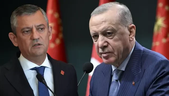 “CHP’den pis kokular geliyor” diyen Erdoğan masasındaki son anketi paylaştı