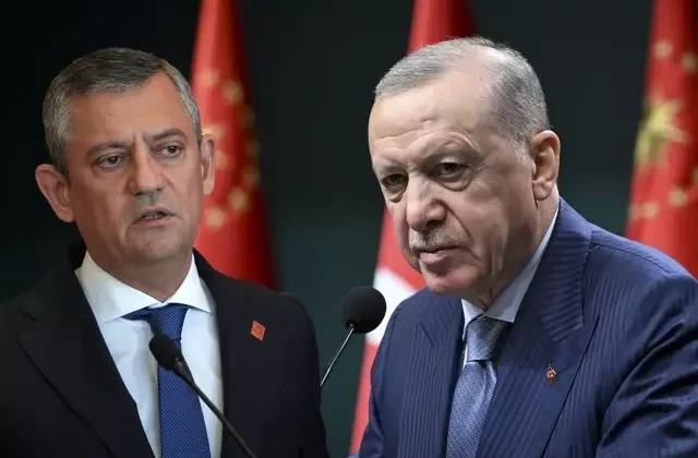 “CHP’den pis kokular geliyor” diyen Erdoğan masasındaki son anketi paylaştı