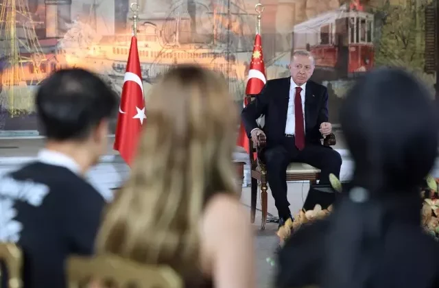Cumhurbaşkanı Erdoğan gençlerle bir araya geldi! Gündeminde tütünle mücadele var
