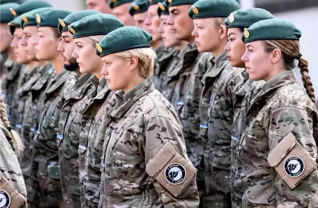 Danimarka’da kadınlar zorunlu askerlik kapsamına alındı