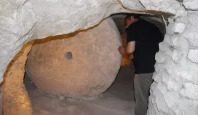 Dededen miras kalan konağın altından 2 bin yıllık yer altı şehri çıktı