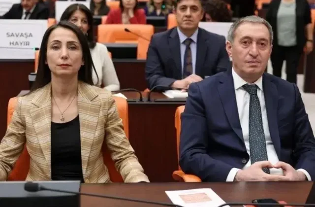 DEM Parti’den Demirtaş’a ziyaret: Arkadaşlarımızın serbest bırakılması gerekiyor