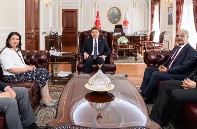 DEM Parti heyetiyle görüşen Adalet Bakanı Tunç’tan açıklama
