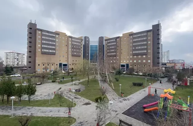 18 yıl sonra başkasının çocuğu olduğunu öğrendi! Şimdi gerçek ailesini arıyor
