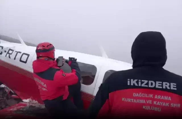 Düşen uçağın enkazına ulaşıldı: Pilot hayatını kaybetti, kadın yolcu kurtarıldı