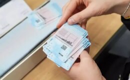 Ehliyet yenileme harcı cep yakacak! Büyük zam öncesi nüfus müdürlüğünde kuyruklar oluştu