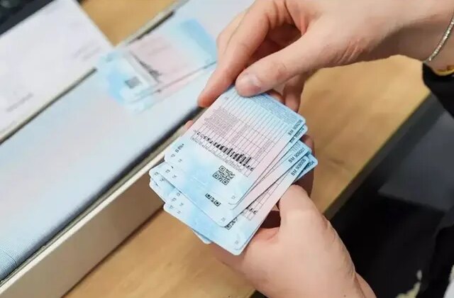 Ehliyet yenileme harcı cep yakacak! Büyük zam öncesi nüfus müdürlüğünde kuyruklar oluştu