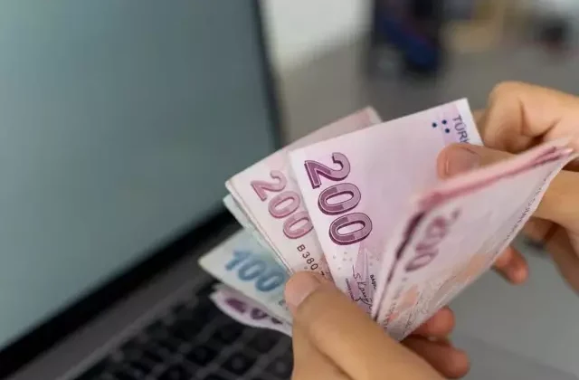 Emekli ve memurların zamlı maaşları ne zaman hesaplara yatacak? İşte ödeme takvimi