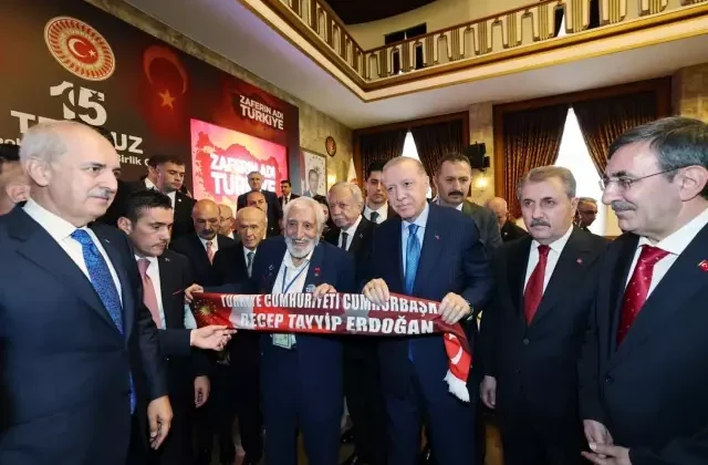 Erdoğan, Bahçeli ve Destici Meclis’te bir arada
