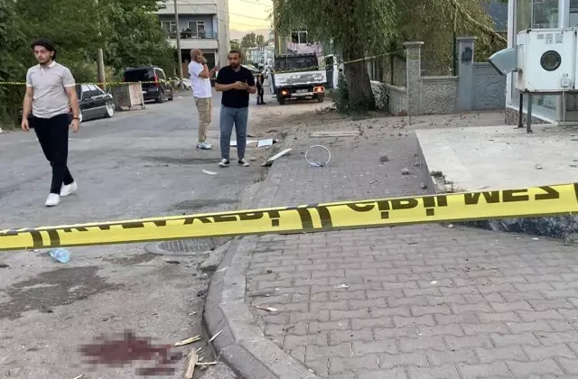 Ev baskınıyla başlayan kavgada sokak savaş alanına döndü: 2’si ağır 8 yaralı